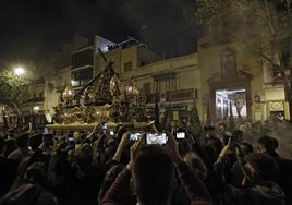 La calle Amargura del Gran Poder en el Baratillo