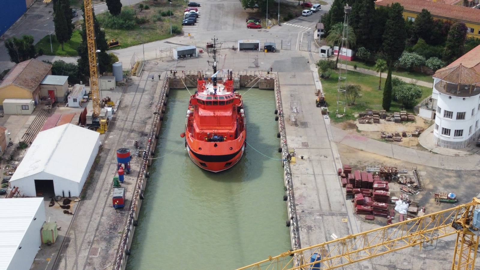 La compañía realiza operaciones de reparación en sus instalaciones del Guadalquivir