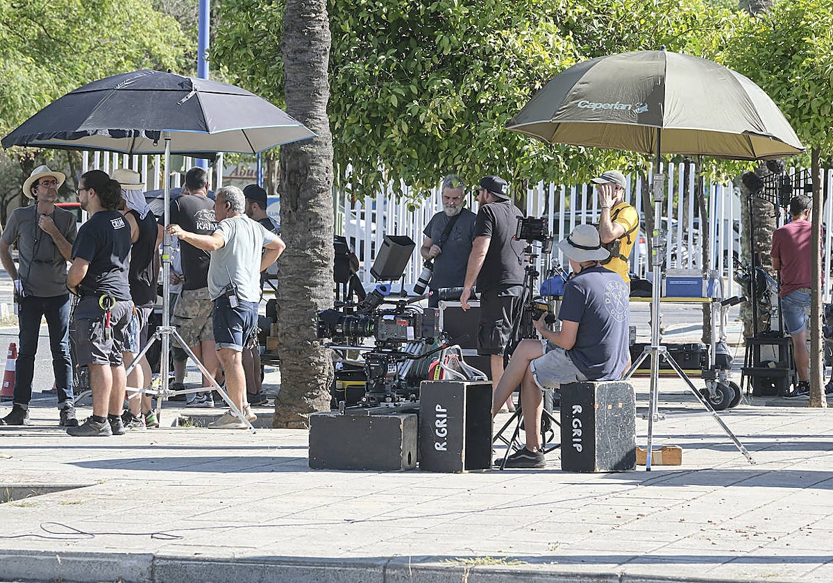 Comienza el rodaje de '1992', la serie de Álex de la Iglesia para Netflix, en la Cartuja de Sevilla