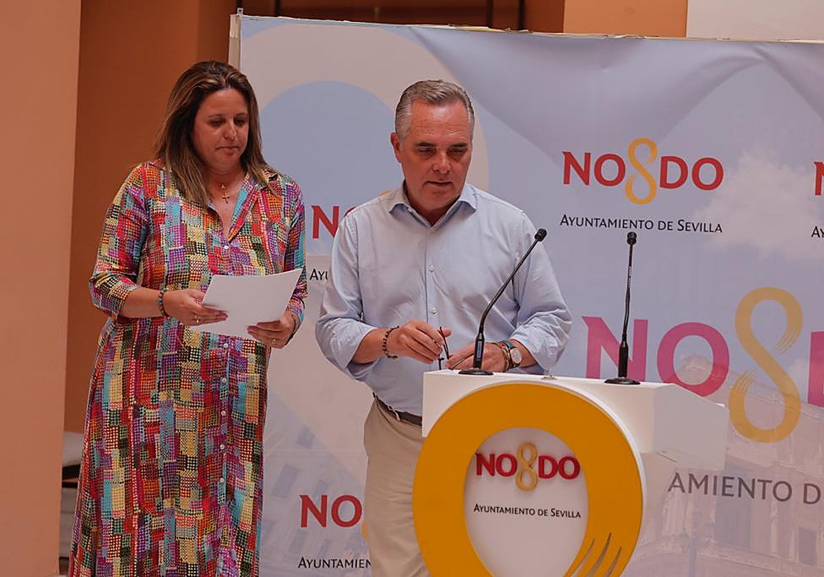 Angie Moreno y Juan Bueno durante la rueda de prensa