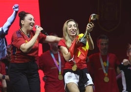 El PP de Sevilla pedirá la medalla de oro de la provincia para las mundialistas Olga Carmona e Irene Guerrero