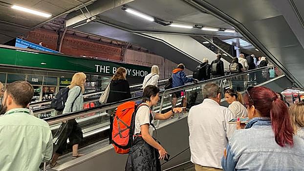 Caos de pasajeros en la estación de Atocha este lunes