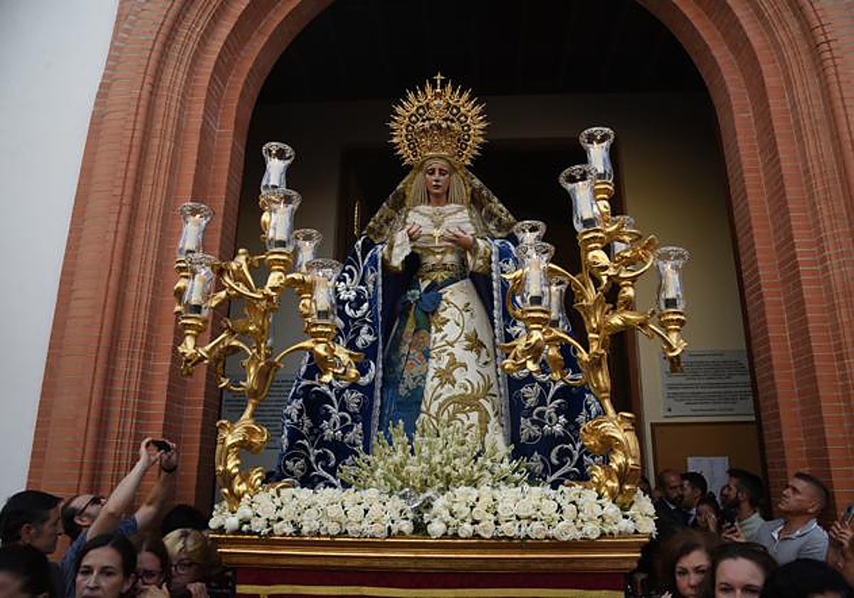 Virgen de los Dolores en su rosario de la aurora