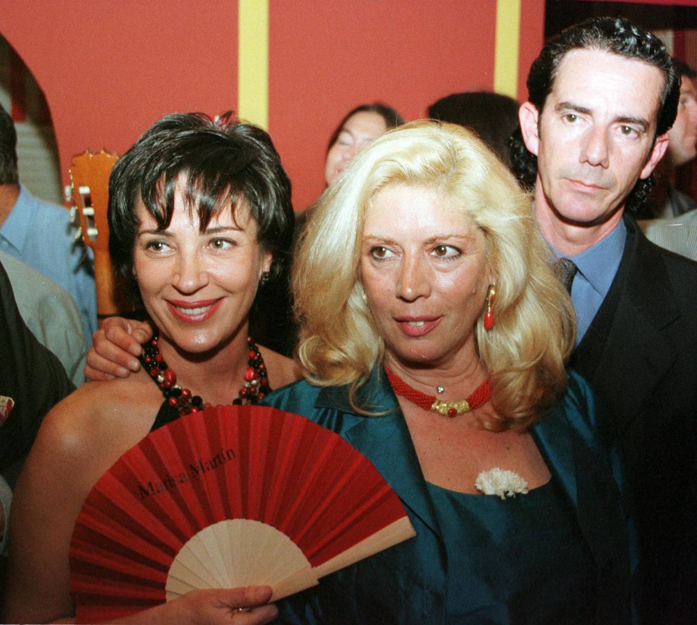 Momentos de la vida de la artista sevillana María Jiménez