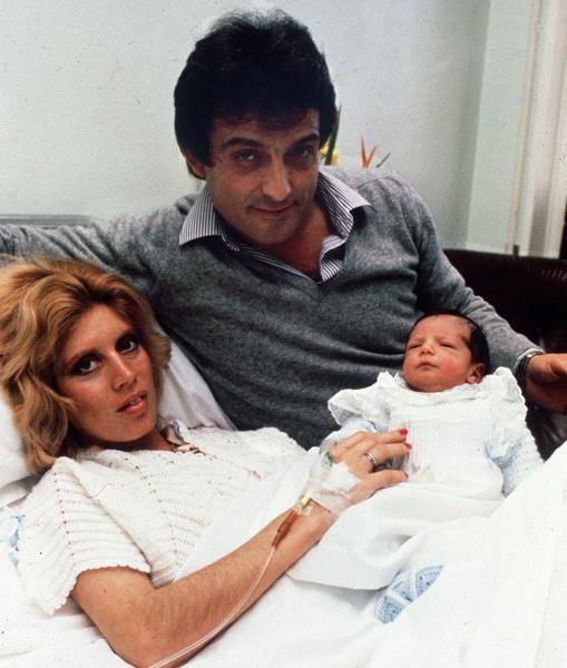 Momentos de la vida de la artista sevillana María Jiménez