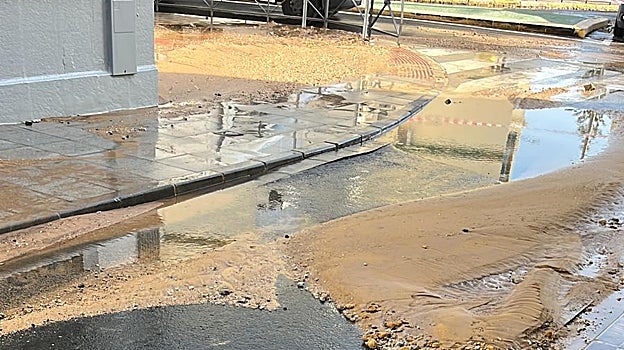 La rotura de la tubería en Utrera ha dejado en la localidad espectaculares imágenes