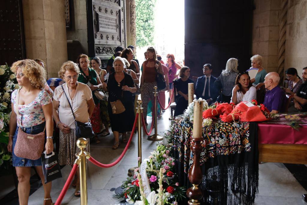 Capilla ardiente de María Jiménez en Sevilla