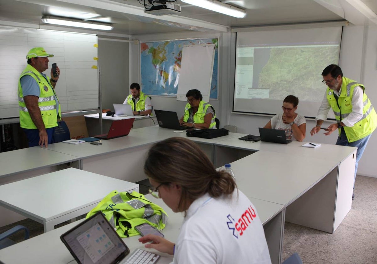 Sanitarios de la Fundación Samu preparan el dispositivo de emergencias para Marruecos