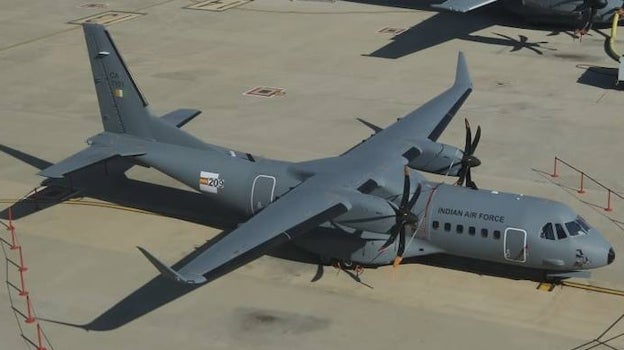 Primer avión fabricado por Airbus para las Fuerzas Aéreas de India, entregado este miércoles en Sevilla, donde se ha ensamblado EspañaE