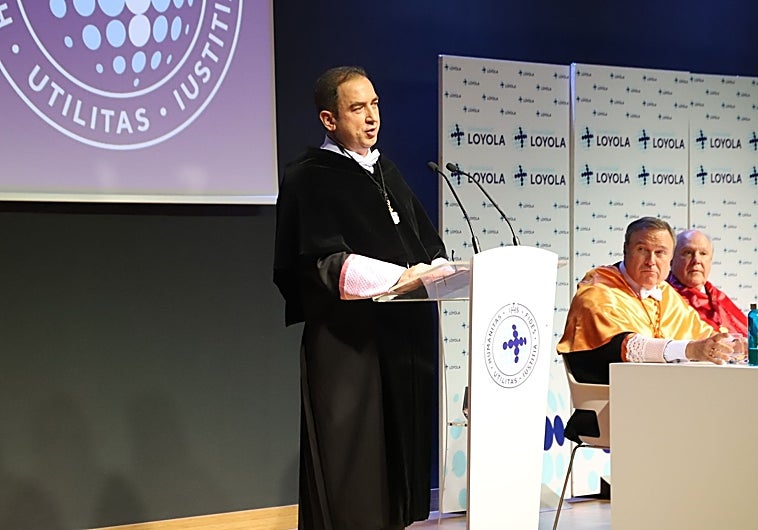 El nuevo rector Fabio Gómez-Estern