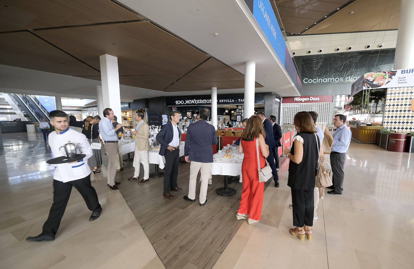 Desayuno en Confitería La Campana
