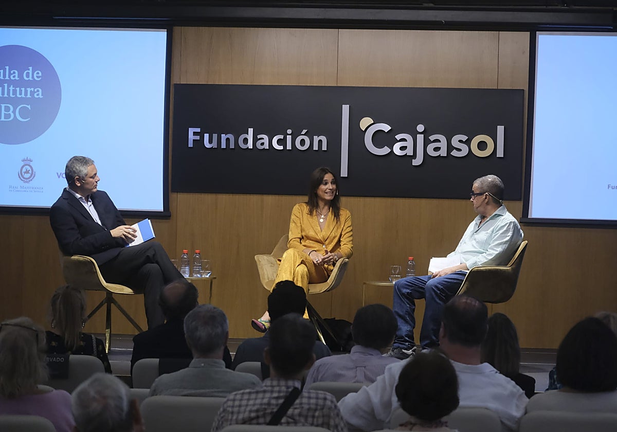El acto estuvo moderado por Alberto García Reyes, director de ABC Sevilla, y presentado por el periodista Francisco Robles