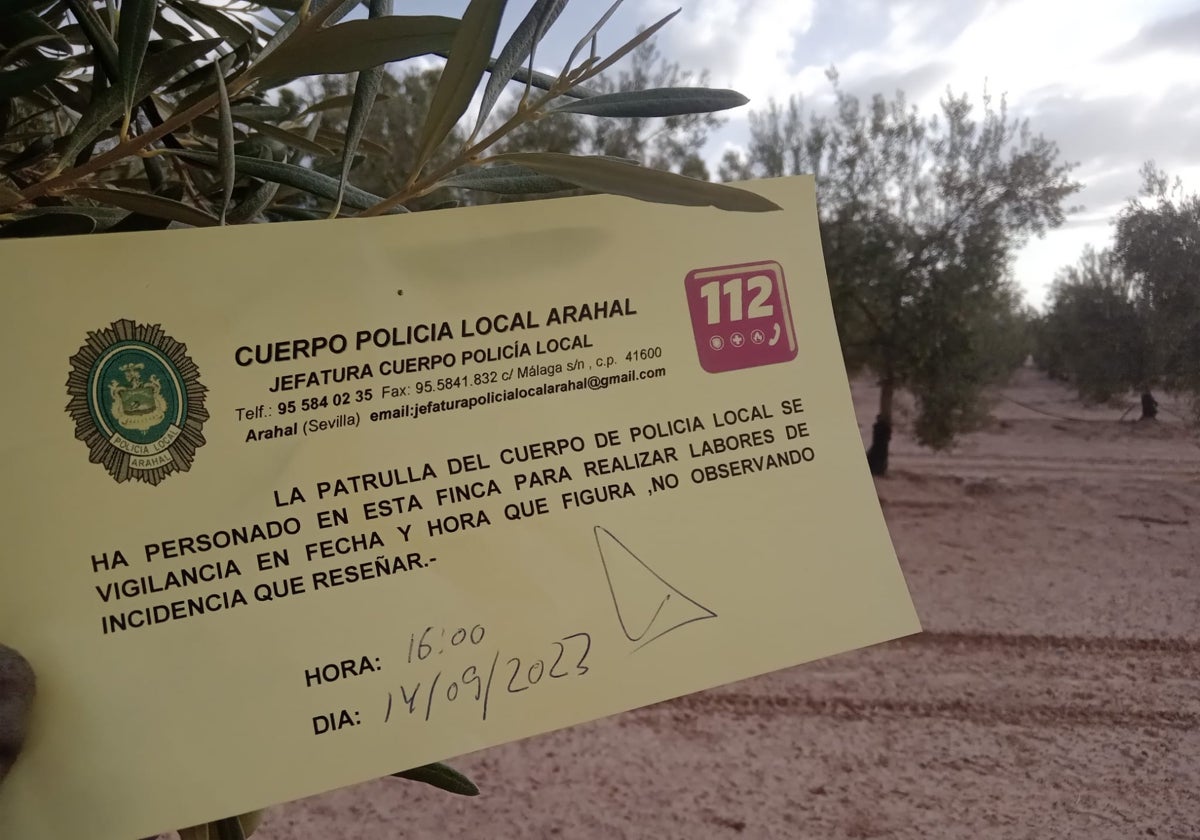 El documento que deja la Policía Local en los pagos por donde pasa para vigilar los pagos