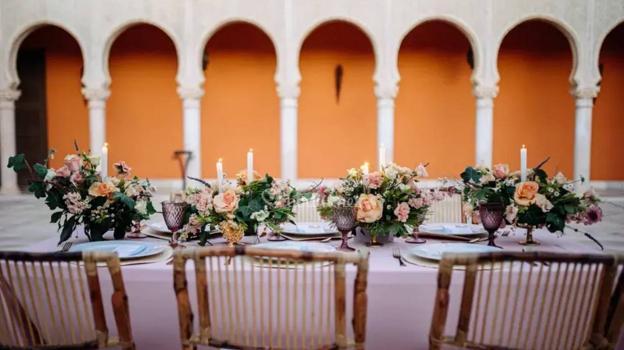 Mesa de boda en uno de los patios