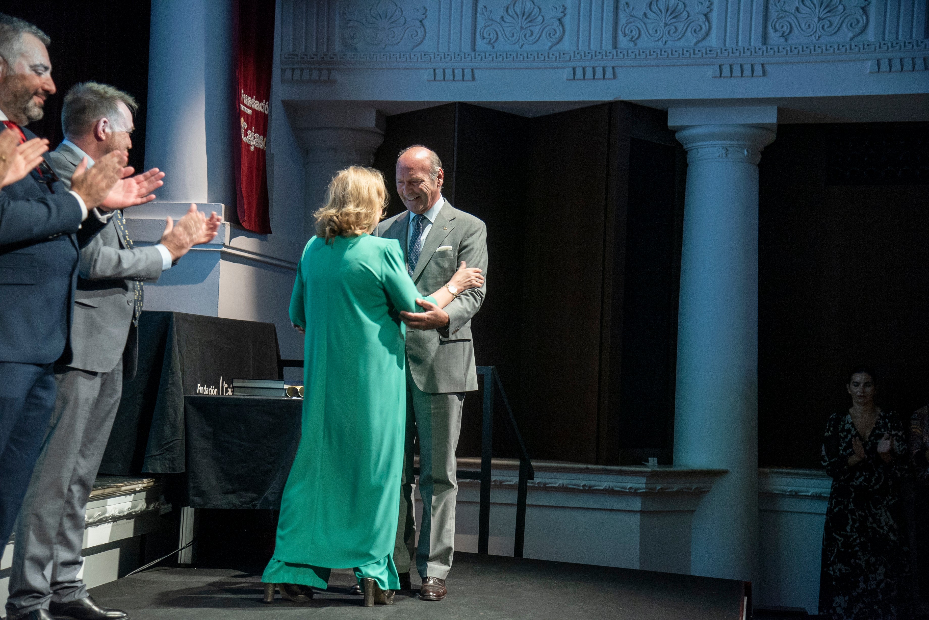 Entrega medalla mérito social penitenciario al Gran Poder