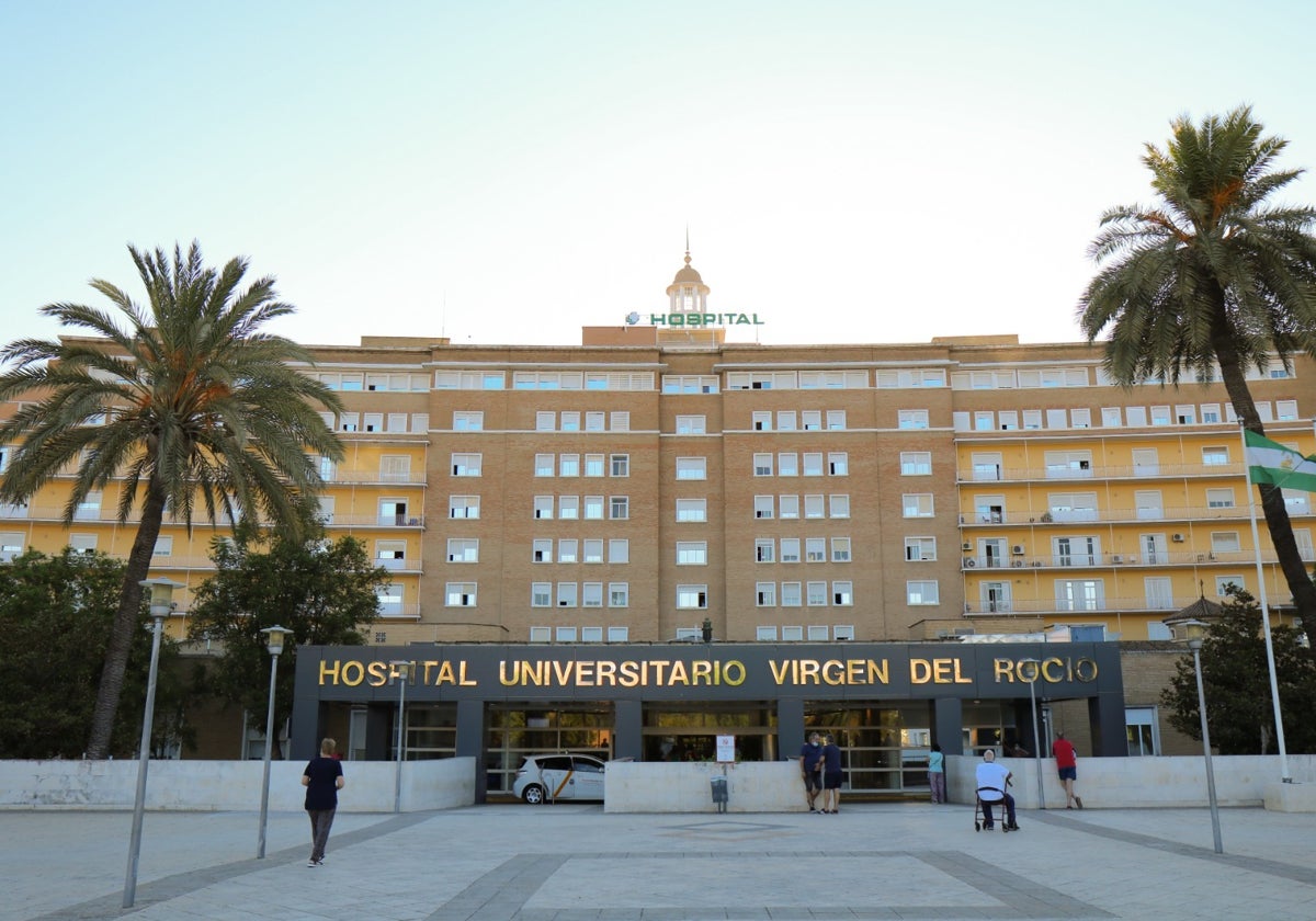 Fachada del Hospital Universitario Virgen del Rocío de Sevilla