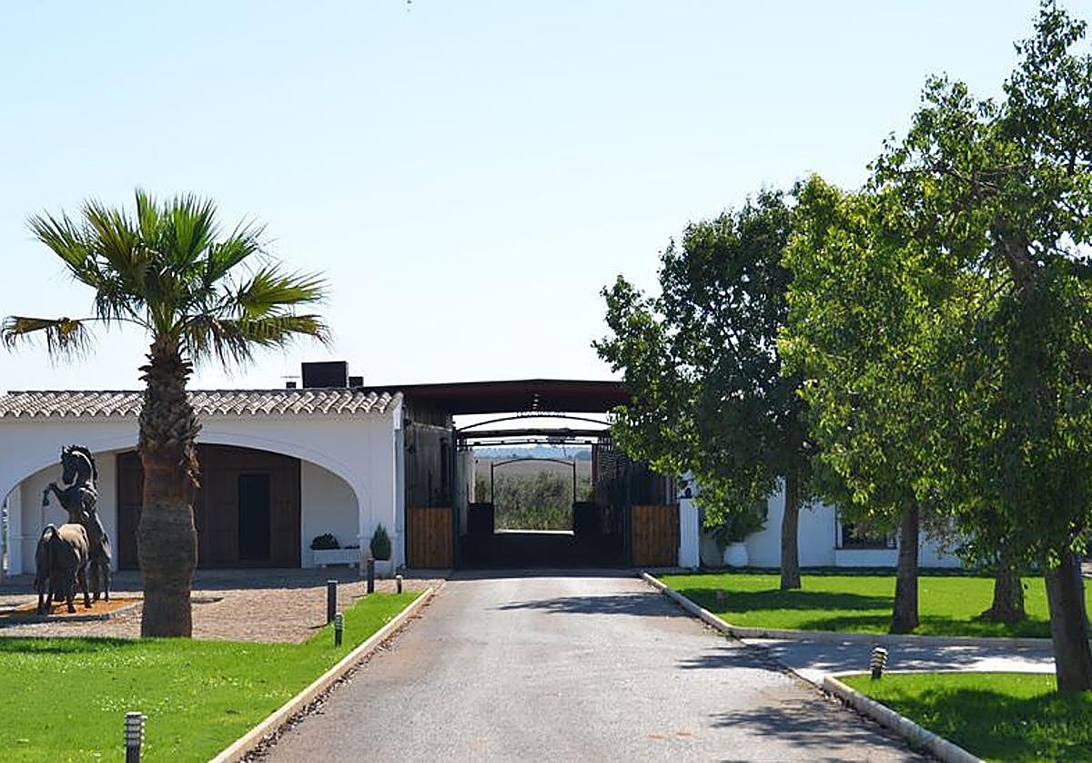 Finca La Alegría, en Bollullos de la Mitación, donde Sergio Ramos y Pilar Rubio sufrieron un robo el pasado día 20 de septiembre