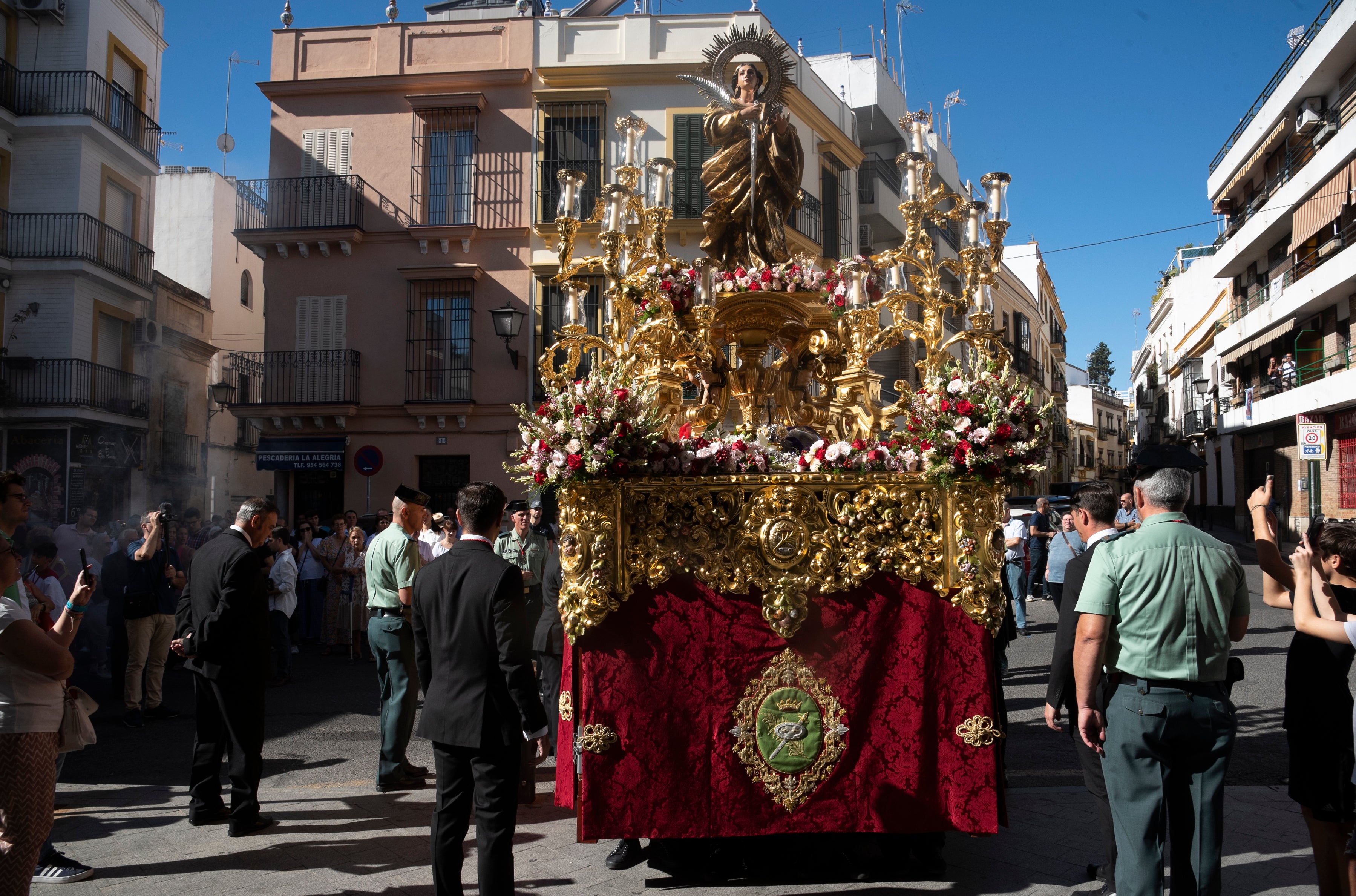 Sevilla vive un domingo histórico de devoción con cuatro grandes citas: dos procesiones, un traslado y la romería de Torreblanca