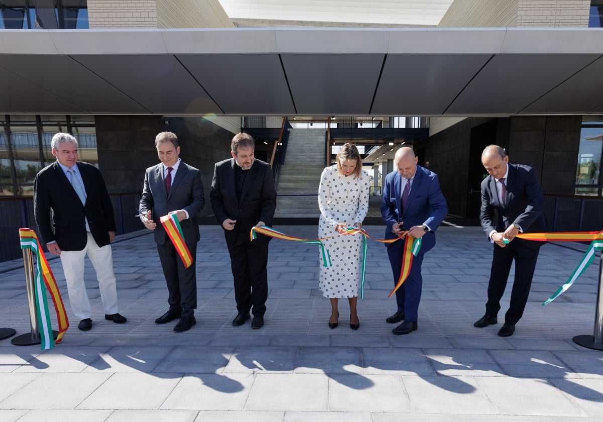 INauguración del edificio del campus de Ciencias de la Salud en la Loyola