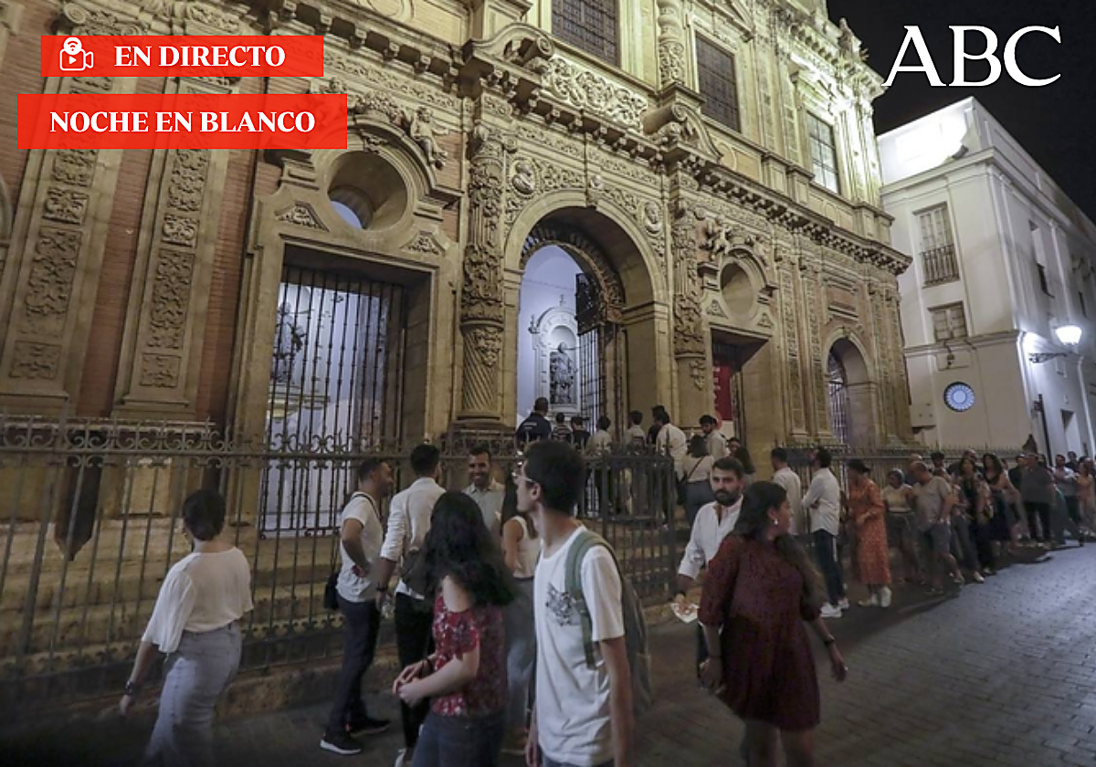 Cola para el acceso a la Iglesia de San Luis Franceses