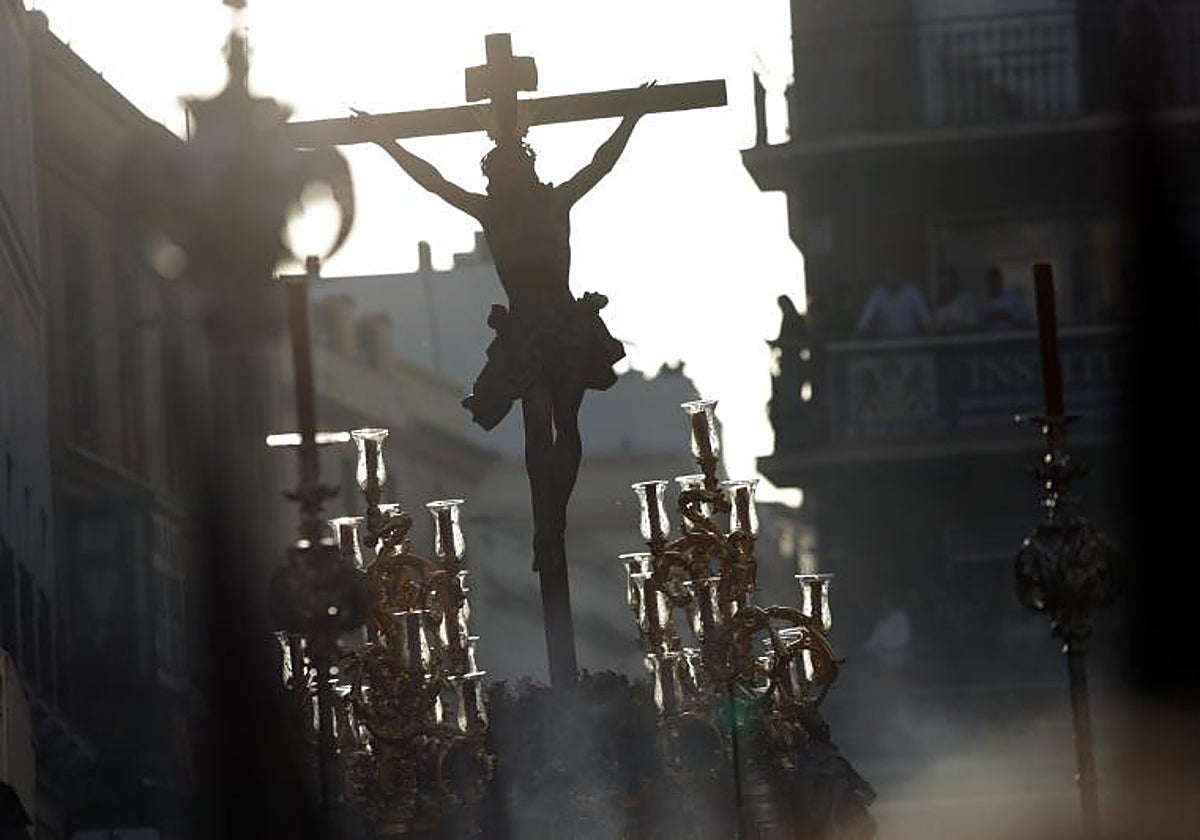 El Cachorro a contraluz