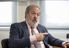 Asociaciones apoyadas por el Colegio de Médicos  de Sevilla negociarán las tarifas de sus profesionales con las  aseguradoras sanitarias