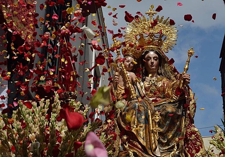 Rosario de la Aurora en Sevilla: la Virgen del Rosario de los Humeros recorrerá las calles el 12 de octubre Rosario de la Aurora en Sevilla: la Virgen del Rosario de los Humeros recorrerá las calles el 12 de octubre