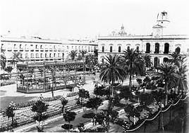 Un paseo por la Plaza Nueva desde las fotografías históricas de ABC de Sevilla