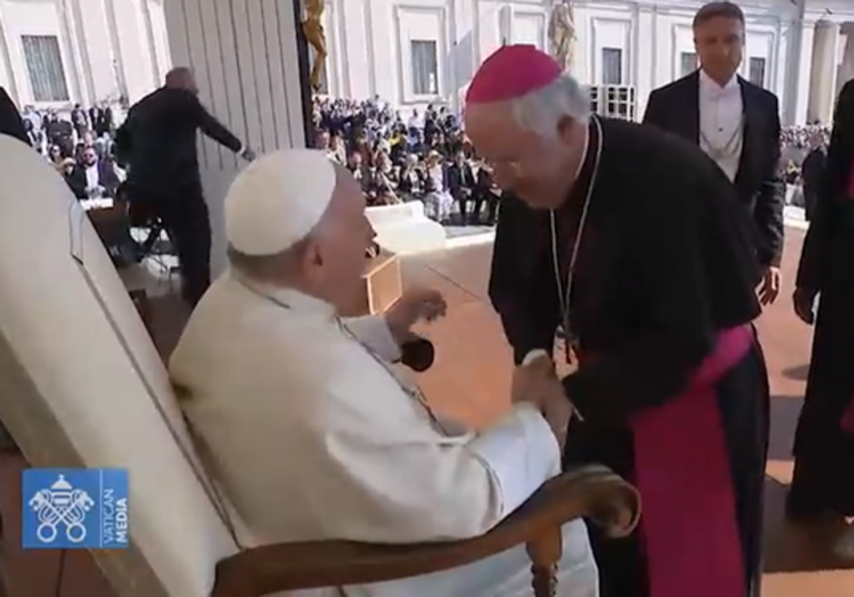 El Papa Francisco con el arzobispo Saiz Meneses el pasado mes de abril