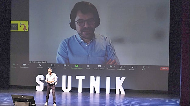 El ingeniero de software Francisco González-Blanch, uno de los responsables de Alexa en Amazon, ha intervenido en Sputnik de forma telemática