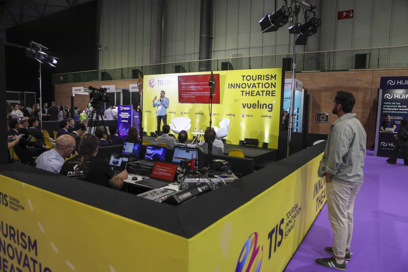 Las instalaciones de Fibes, en la inauguración del congreso internacional sobre el turismo que se celebra del 18 al 20 de octubre en Sevilla