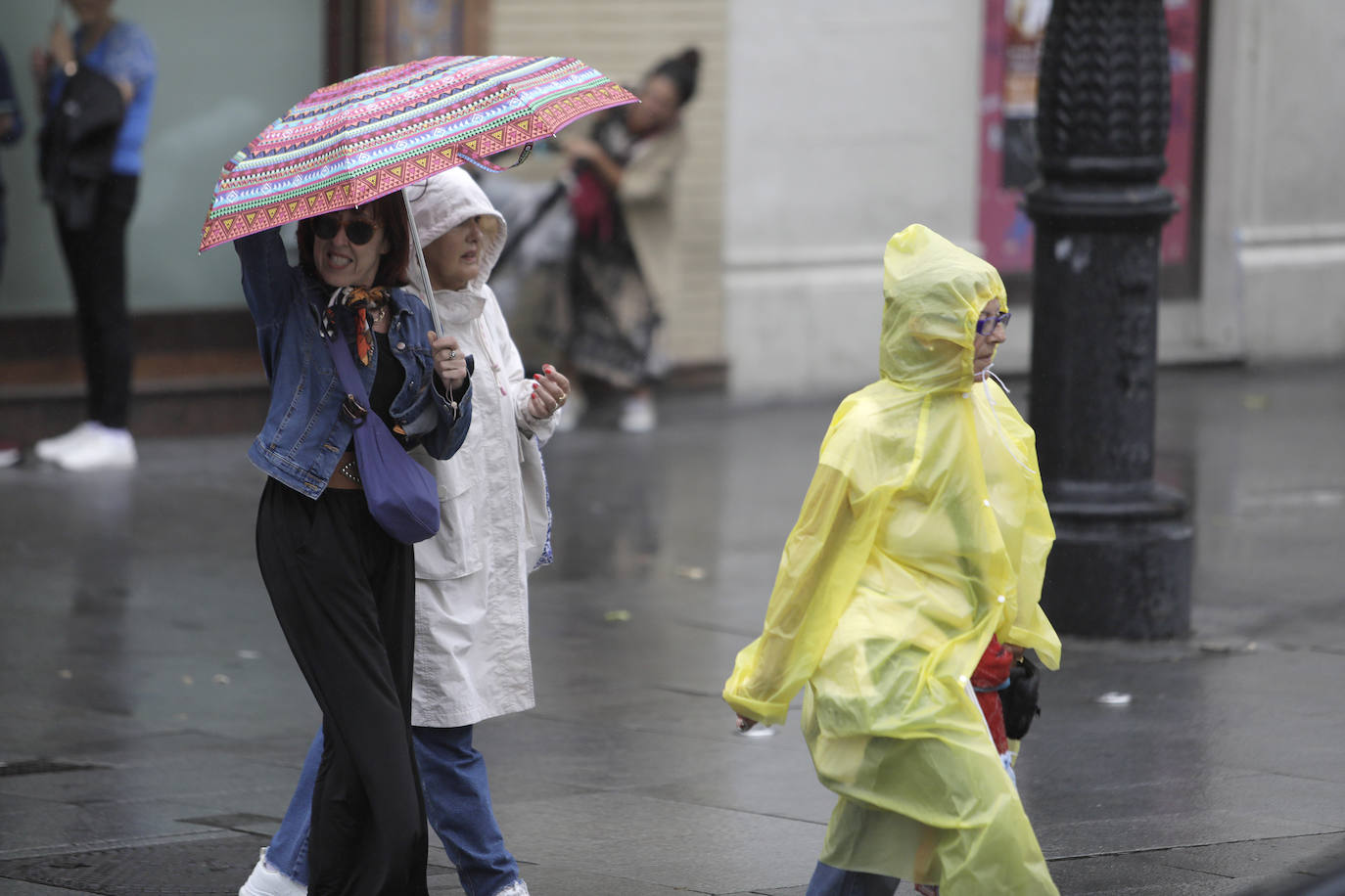  Jornada de jueves con fuertes lluvias provocadas por la borrasca 'Aline' en Sevilla