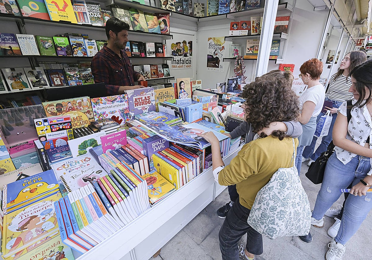 Comienzan las actividades de la Feria del Libro de Sevilla en esta jornada de viernes