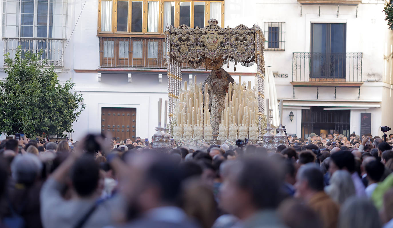 La Virgen de las Angustias se traslada a la Catedral para presidir una misa flamenca