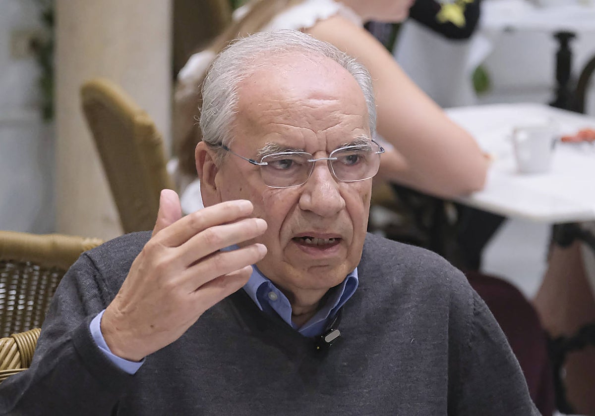 Alfonso Guerra: «La política editorial española es equivocada. Se lanzan muchos títulos con bajas tiradas»