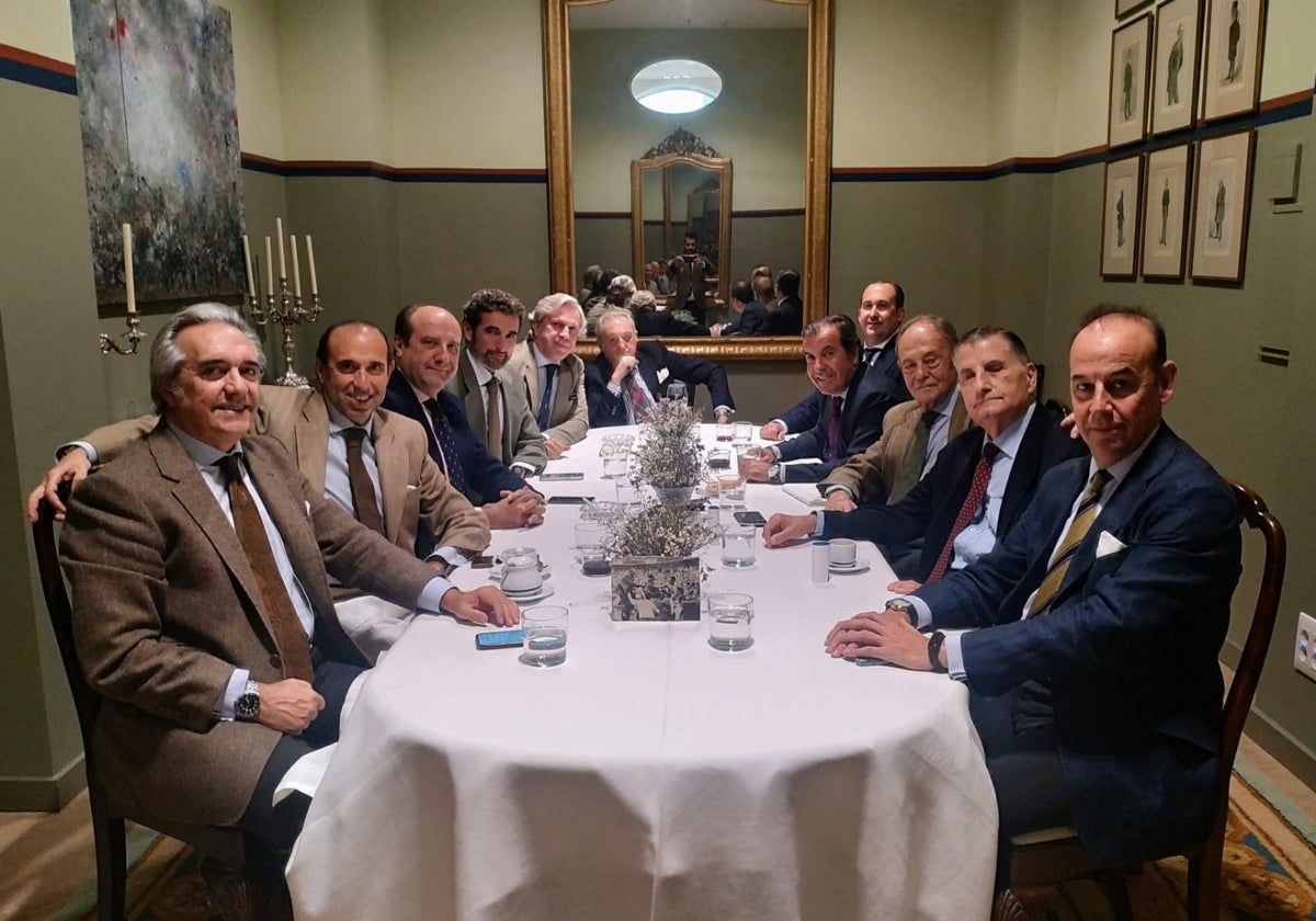 El jurado encargado de conceder este premio se reunió este lunes