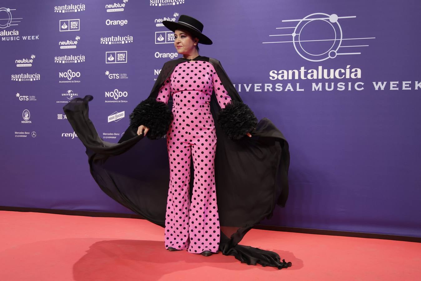 Muchos artistas acudieron a la Plaza de España para ver la gala 'El Flamenco es universal'