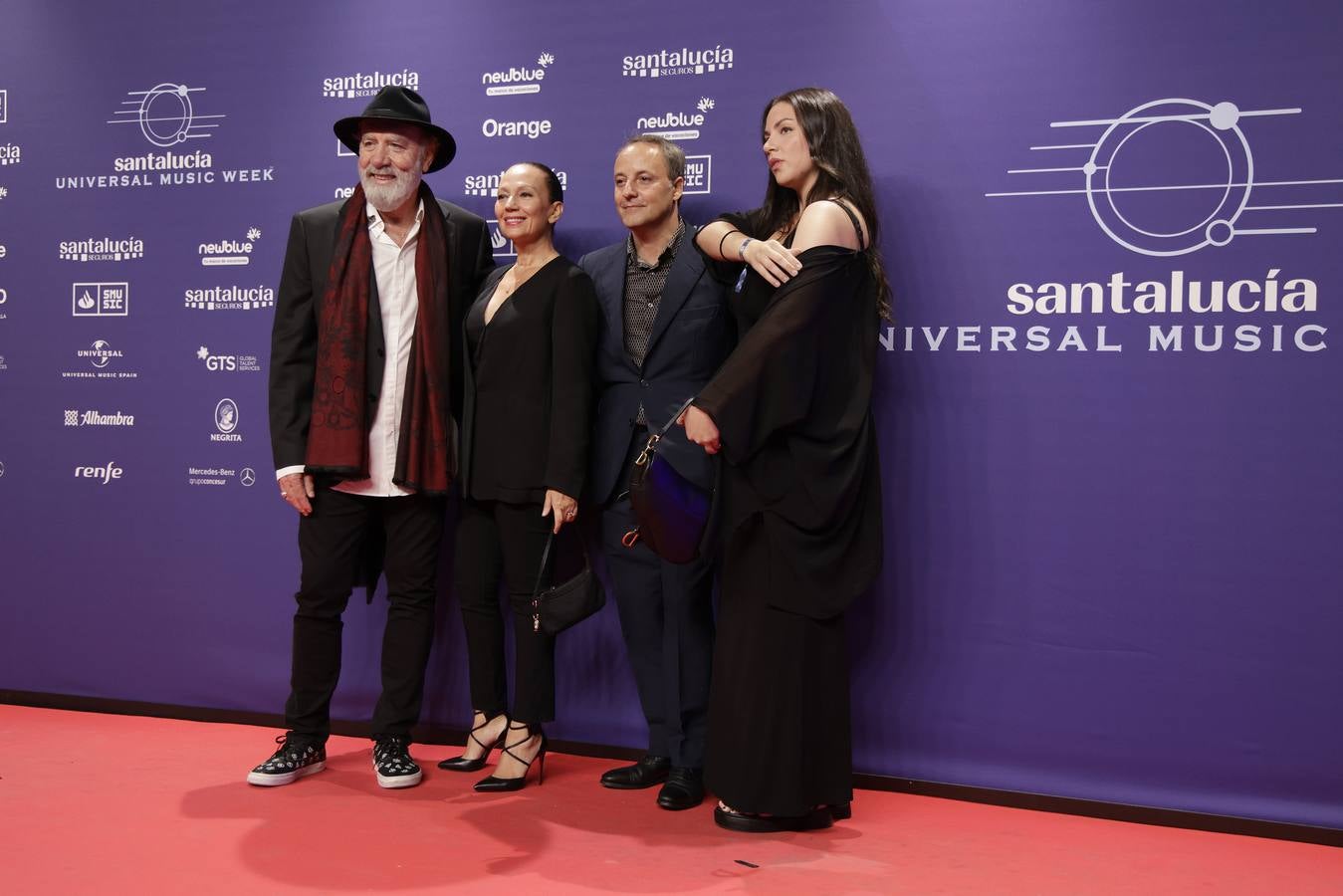 Muchos artistas acudieron a la Plaza de España para ver la gala 'El Flamenco es universal'