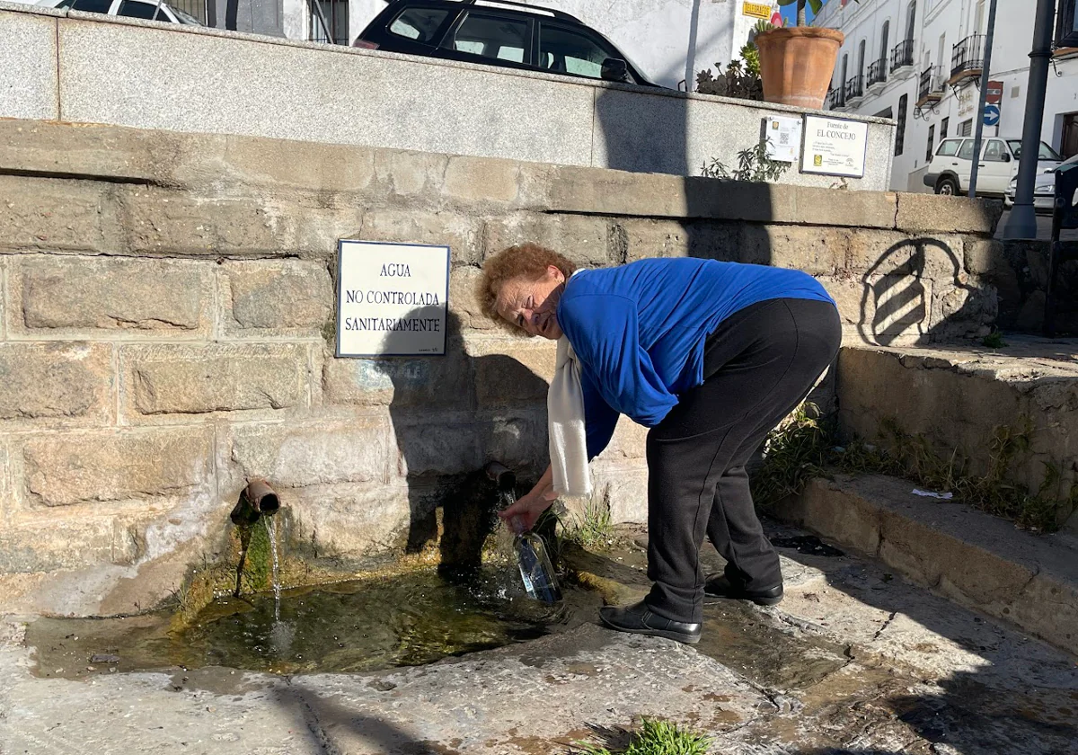 Los vecinos de Cazalla, sin agua potable: «No estamos preocupados, hay  manantiales por todo el pueblo»