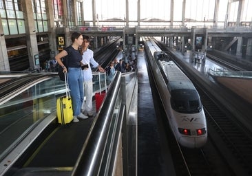 Renfe lanza su tarjeta joven por 6 euros para descuentos de hasta el 30% por tiempo limitado: ¿cómo comprarla?