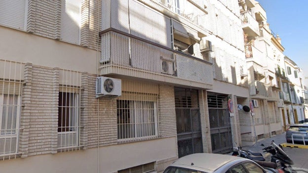 Bloque de pisos en la calle Teodosio
