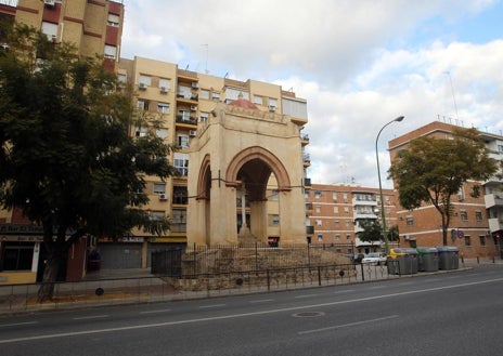 Imagen secundaria 1 - Torre de la Plata, templete dela Cruz del Campo y plaza del Duque
