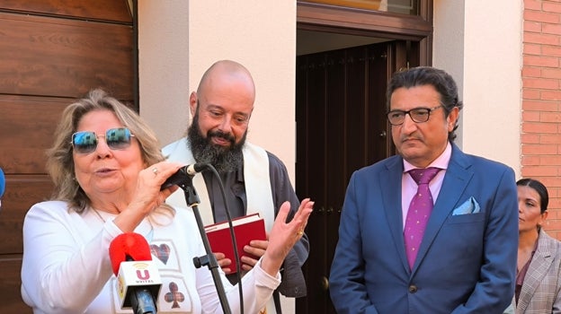 Inés de Utrera, una conocida artista y sobrina de Fernanda y Bernarda, estuvo presente en el acto