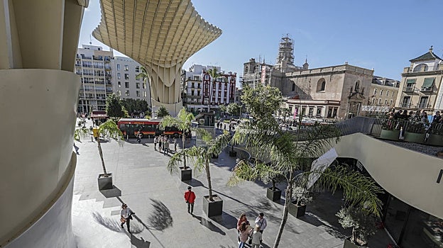 Vista de la plaza de la Encarnación desde las Setas