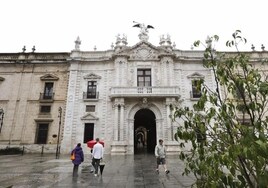 La Universidad de Sevilla inicia los trámites para reformar los estatutos y aprobar el sufragio como le obliga la LOSU
