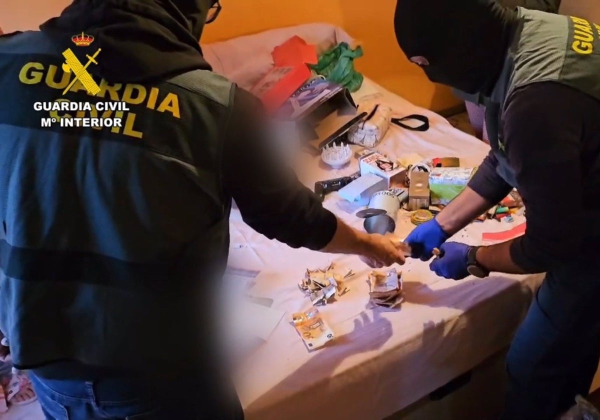 Operación de la Guardia Civil y la Policía Local de La Rinconada contra la venta de cocaína a domicilio en Sevilla