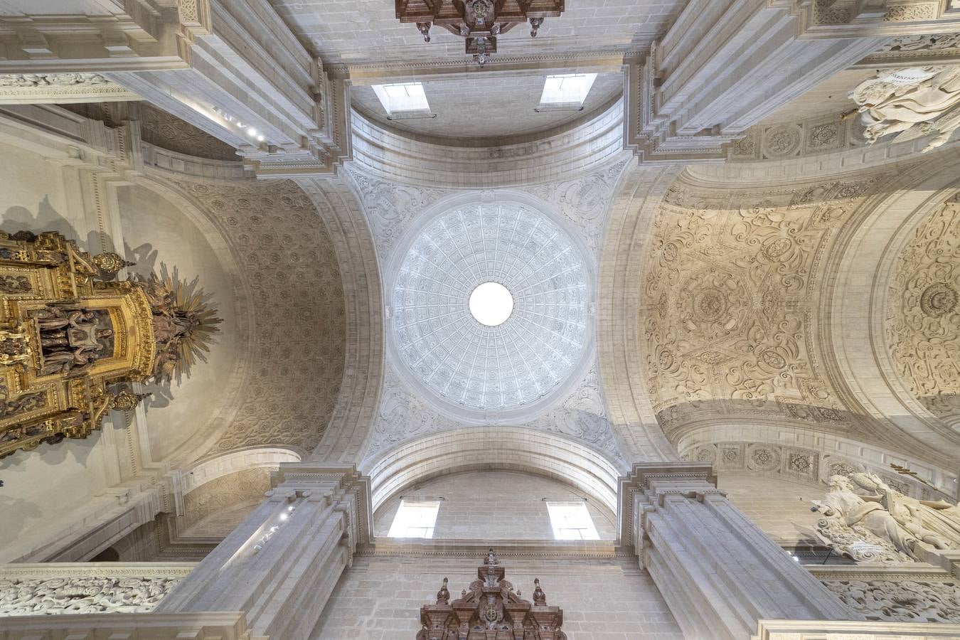La parroquia del Sagrario luce majestuosa tras su compleja rehabilitación