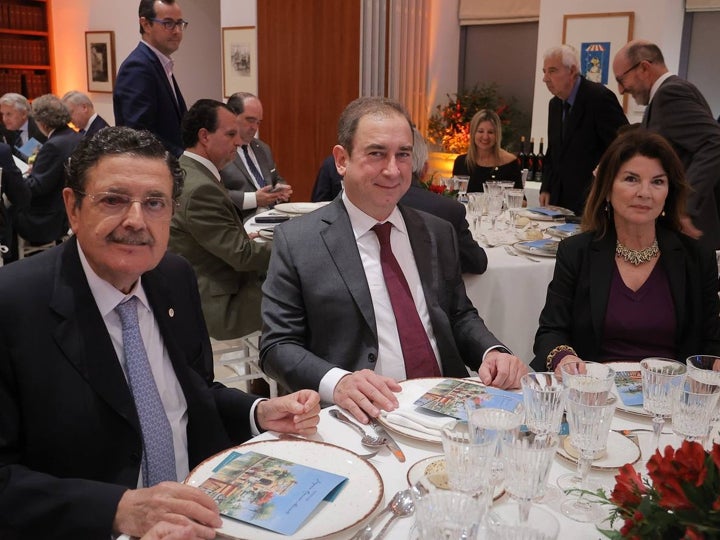 José Alberto Parejo, rector de la Universidad CEU Fernando III, Fabio Gómez-Estern, rector de la Universidad Loyola Andalucía, y Anabel Morillo, directora de la Fundación Focus