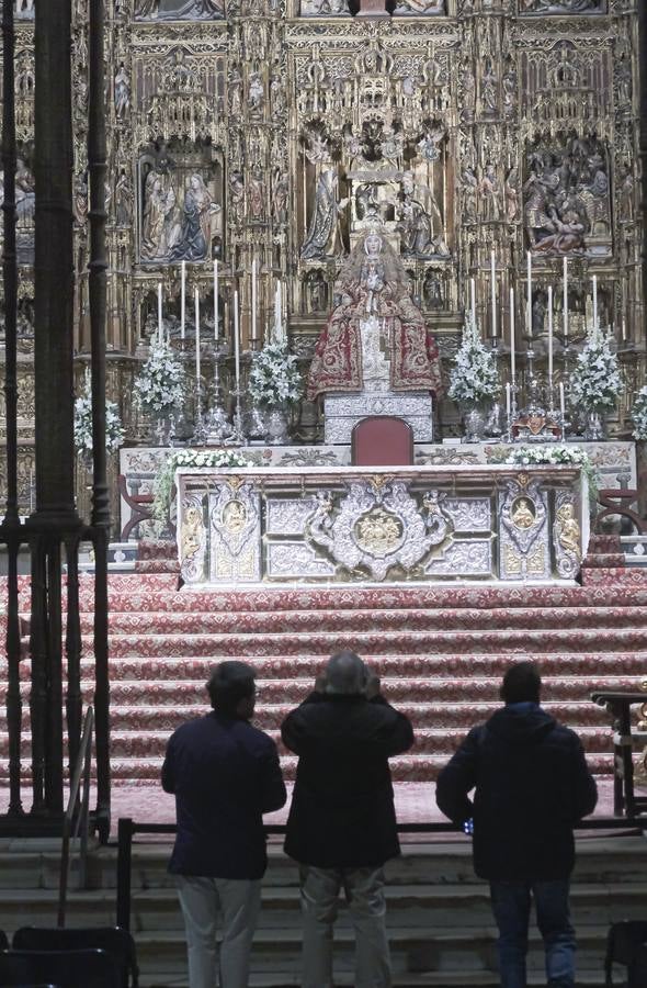 Apertura de la urna de San Fernando, misa y procesión de la espada en la Catedral de Sevilla con motivo de la festividad de San Clemente
