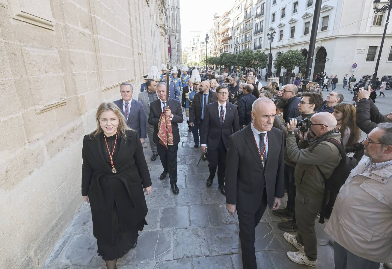 Apertura de la urna de San Fernando, misa y procesión de la espada en la Catedral de Sevilla con motivo de la festividad de San Clemente